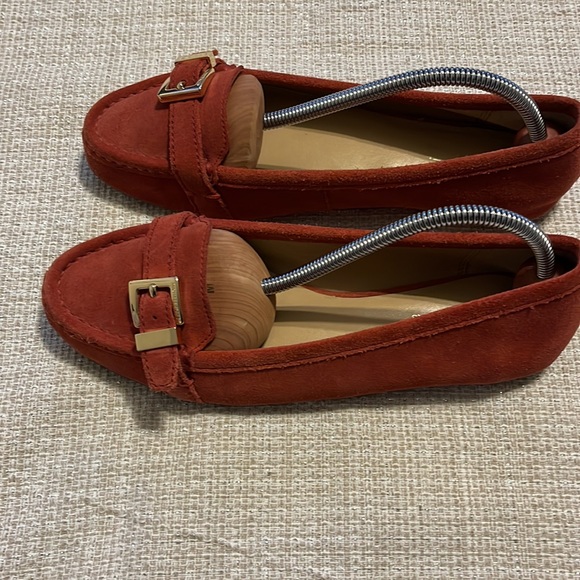 Michael Michael Kors women’s shoes 👞 - Picture 2 of 4